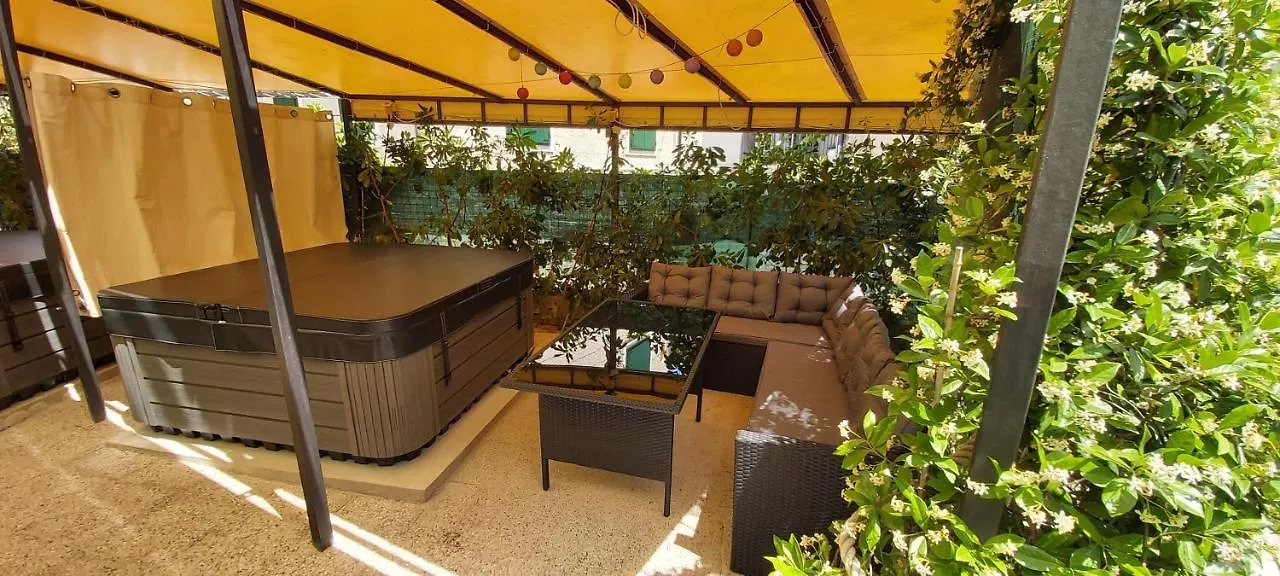 Apartments Johnny Split Croatia With Hot Tub