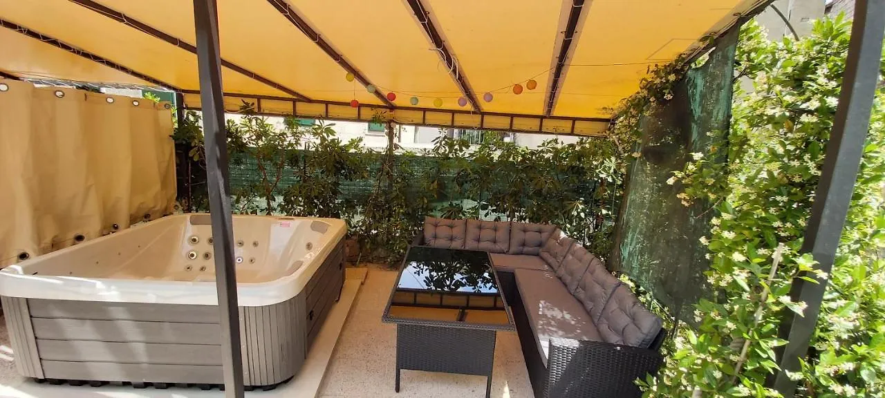Apartments Johnny Split Croatia With Hot Tub 0*,