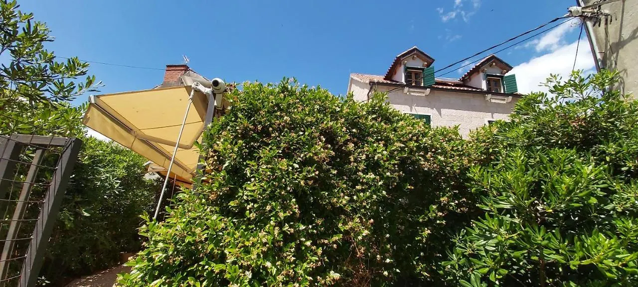 Apartments Johnny Split Croatia With Hot Tub