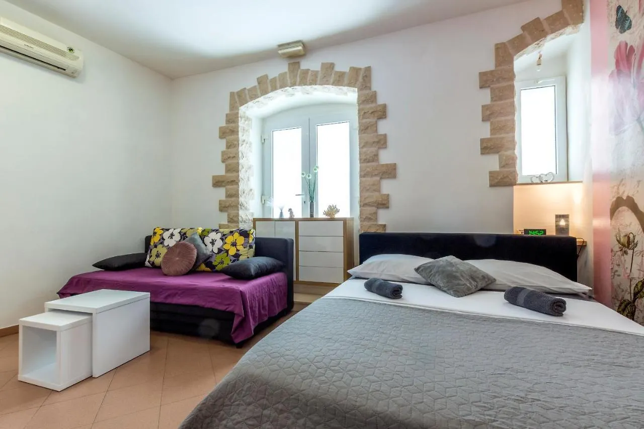 Apartments Johnny Split Croatia With Hot Tub 0*,