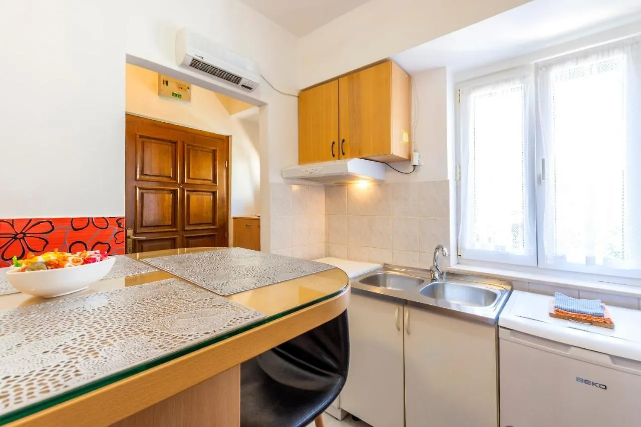 Apartments Johnny Split Croatia With Hot Tub