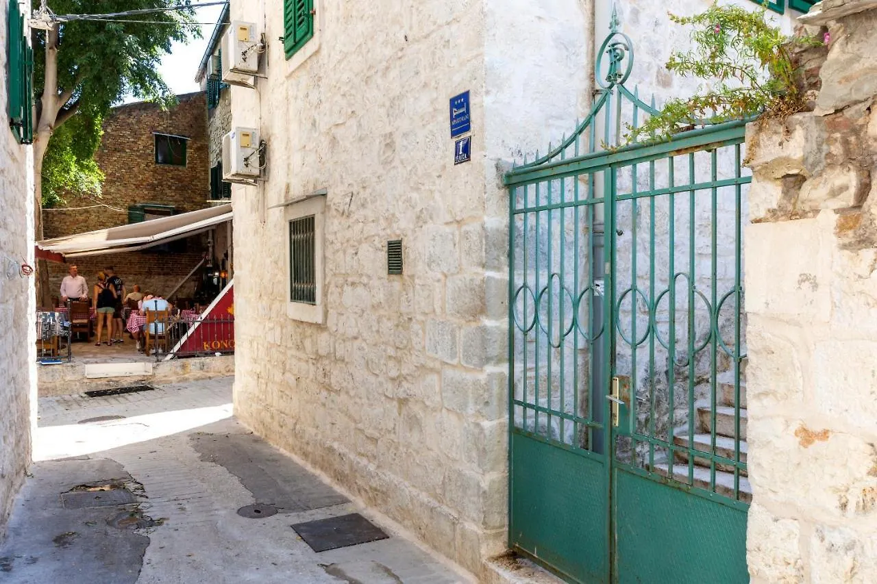 Apartments Johnny Split Croatia With Hot Tub 0*,