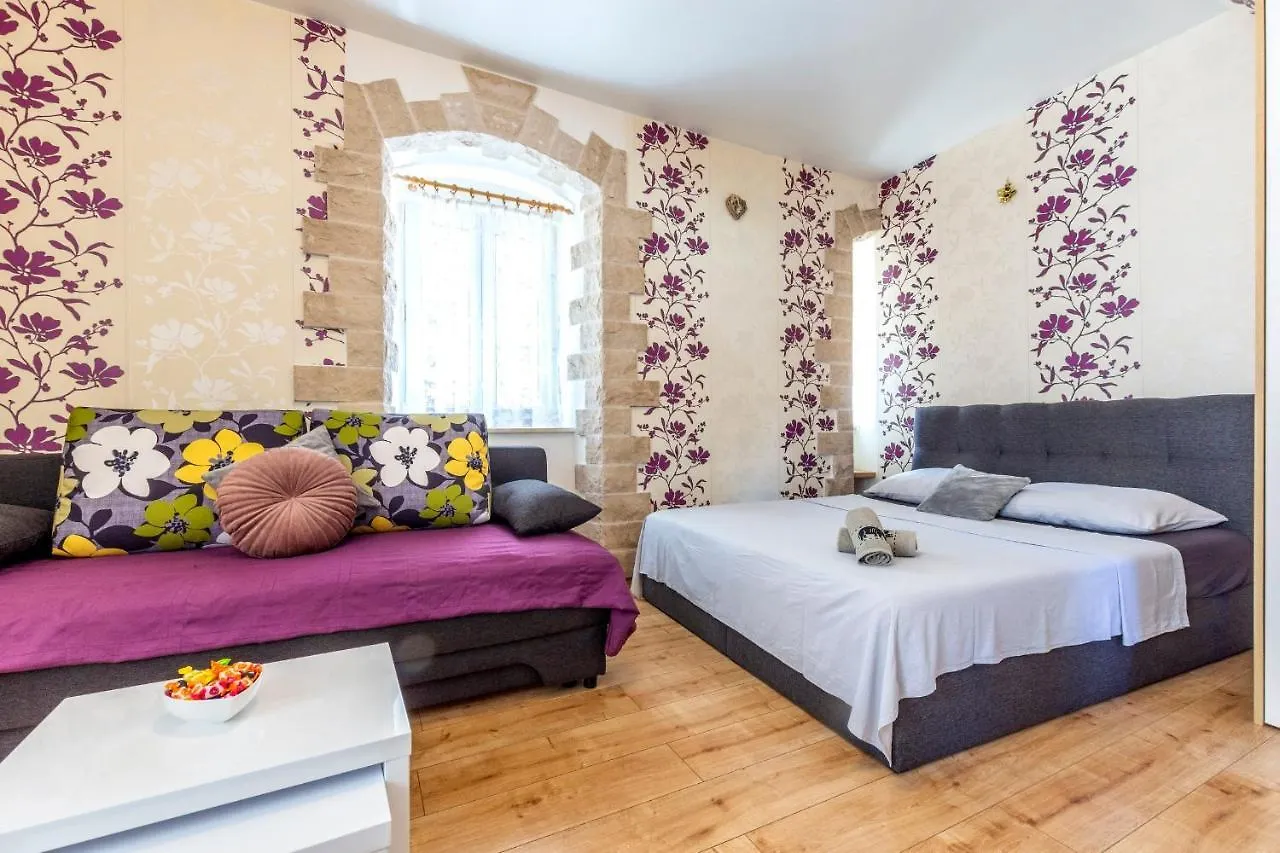 Apartments Johnny Split Croatia With Hot Tub