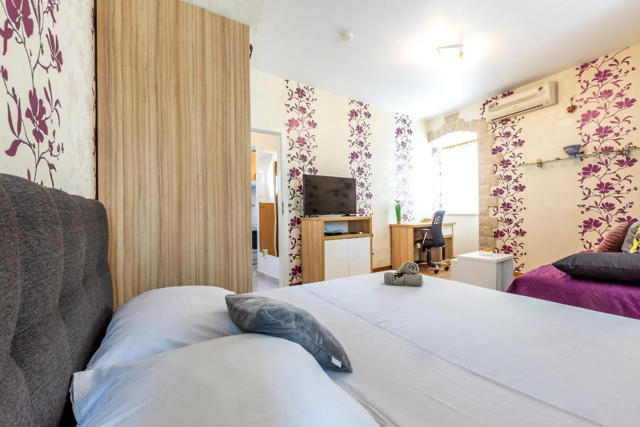 Apartments Johnny Split Croatia With Hot Tub